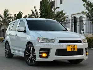 Mitsubishi Outlander 2011 White