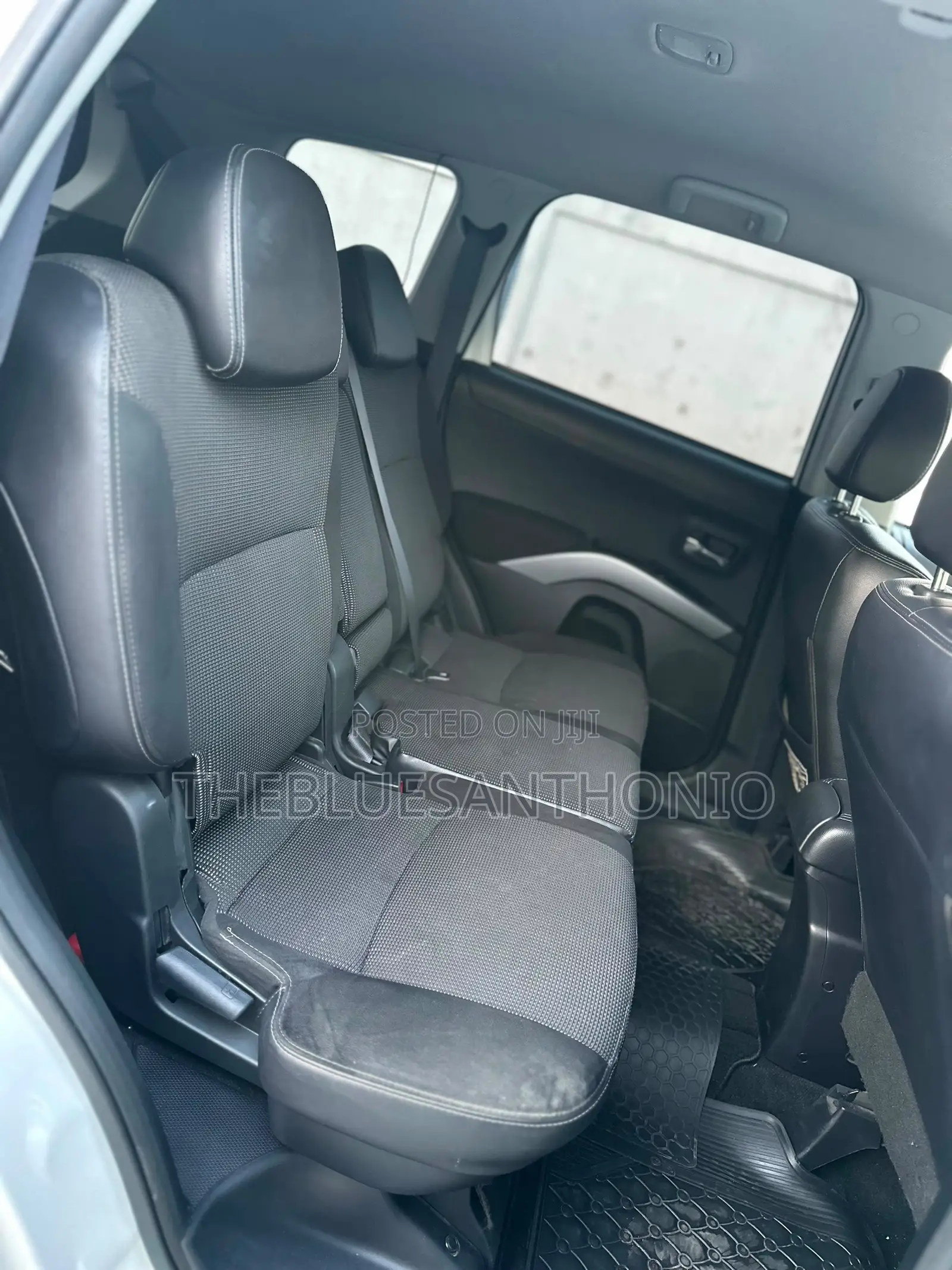 Mitsubishi Outlander 2011 White