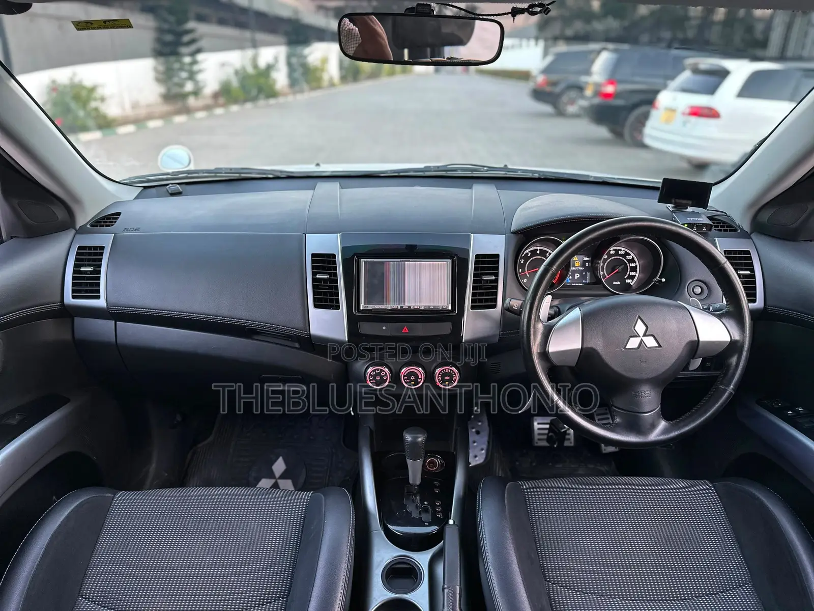Mitsubishi Outlander 2011 White