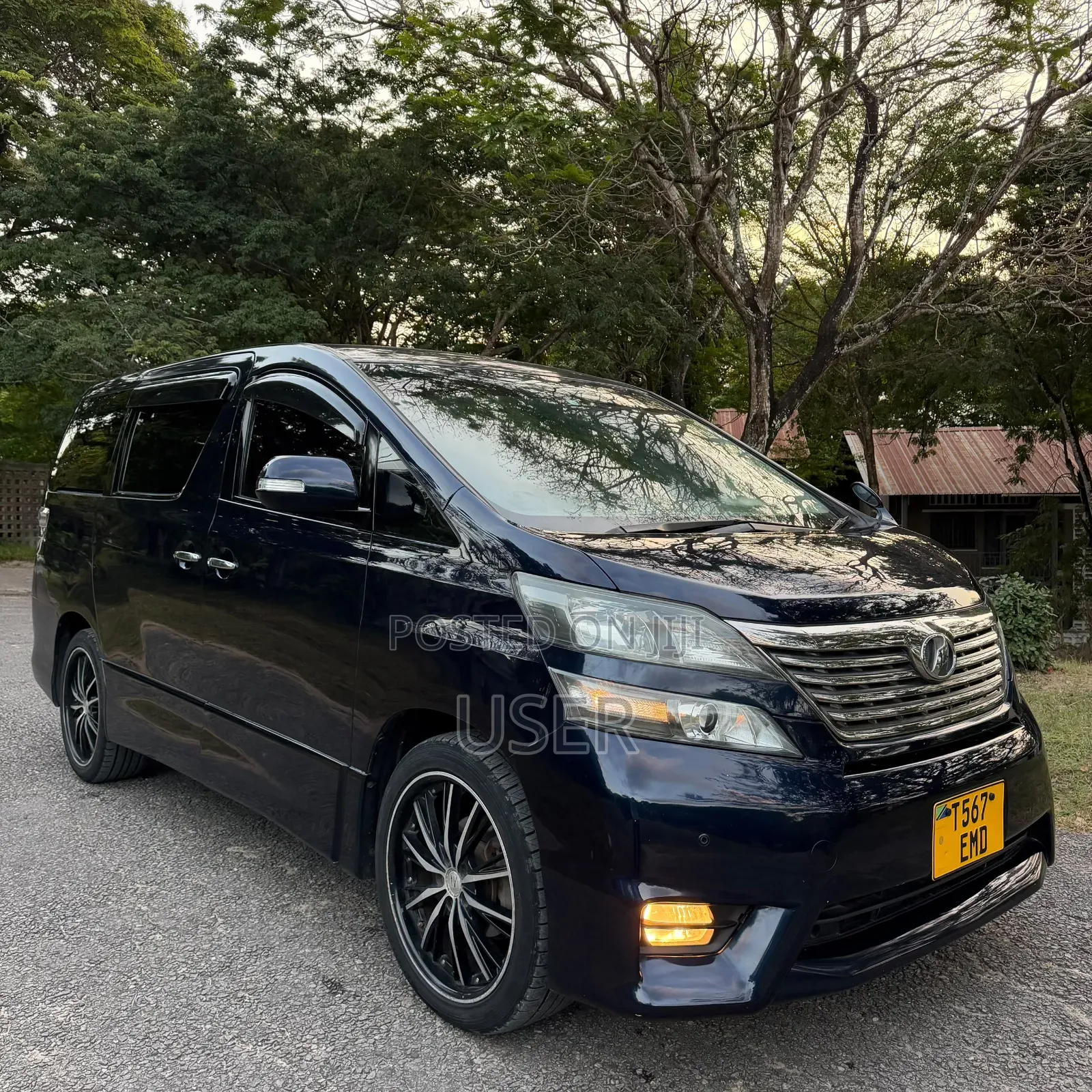 Toyota Vellfire 2011 Blue