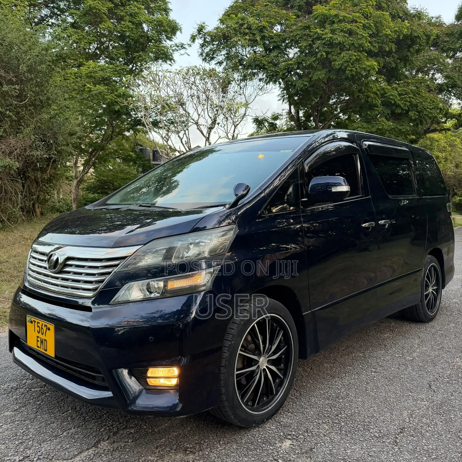 Toyota Vellfire 2011 Blue