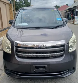 Toyota Noah 2008 Gray