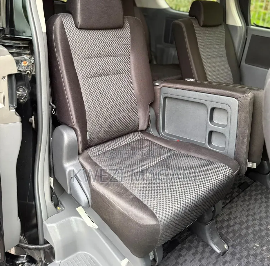 Toyota Noah 2009 Black