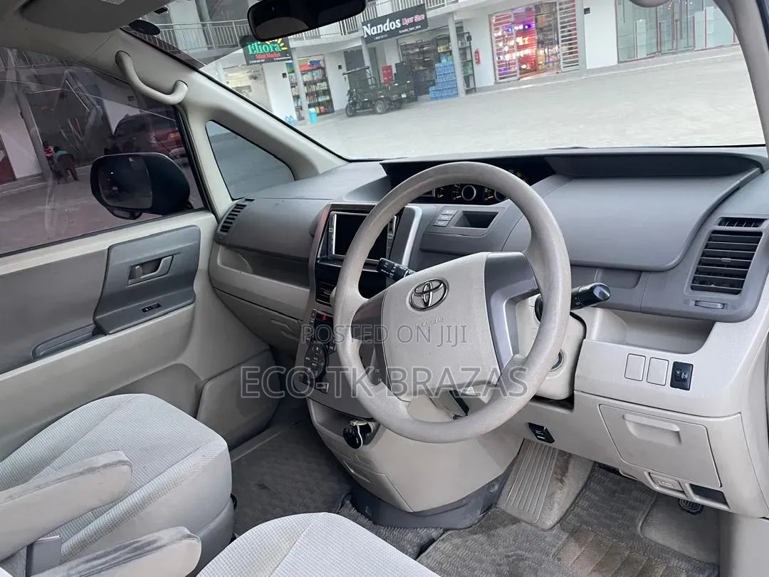 Toyota Noah 2008 Blue