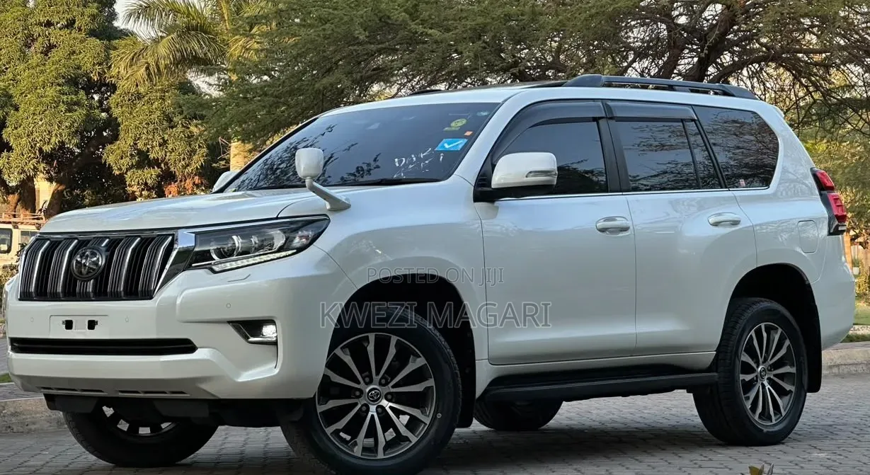 Toyota Land Cruiser Prado 2021 White