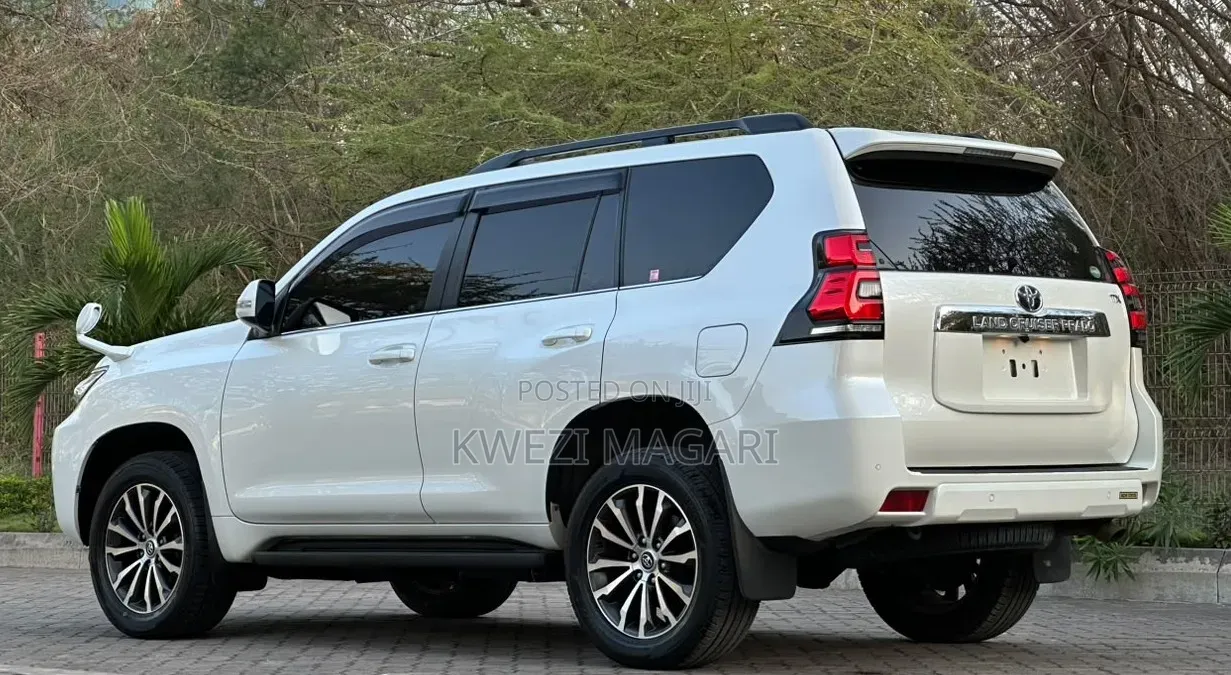 Toyota Land Cruiser Prado 2021 White