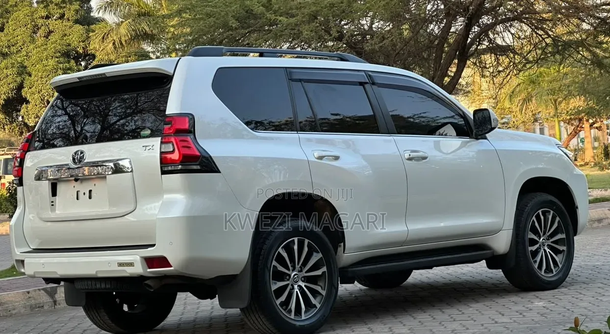 Toyota Land Cruiser Prado 2021 White
