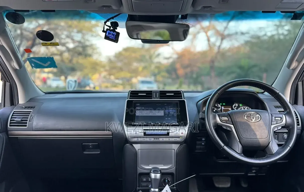 Toyota Land Cruiser Prado 2021 White