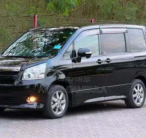 Toyota Noah 2009 Black