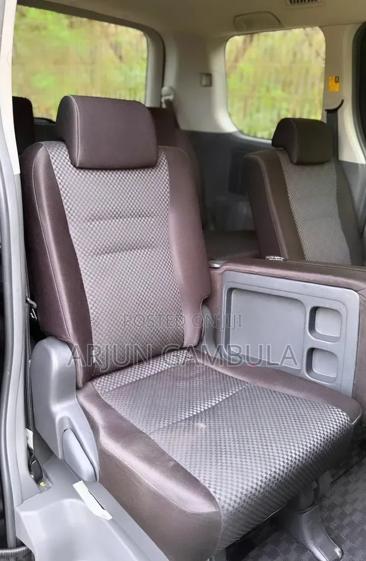 Toyota Noah 2009 Black