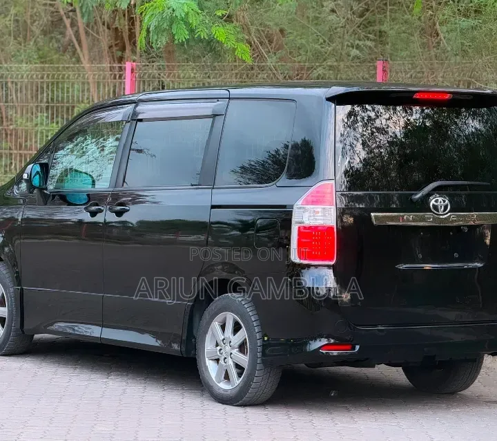 Toyota Noah 2009 Black