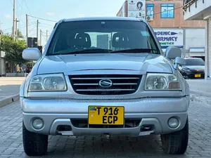 Suzuki Escudo 2001 Silver