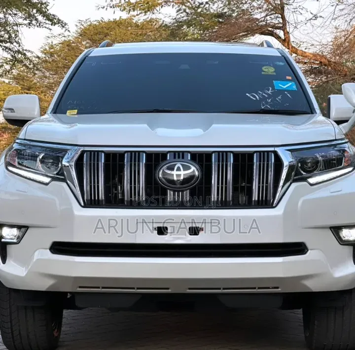 Toyota Land Cruiser 2021 White