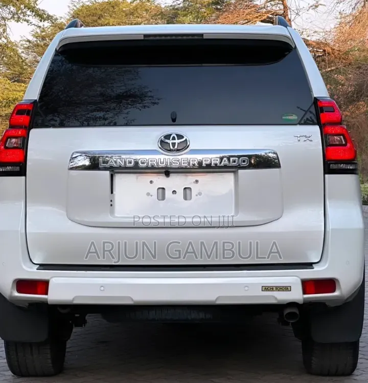 Toyota Land Cruiser 2021 White