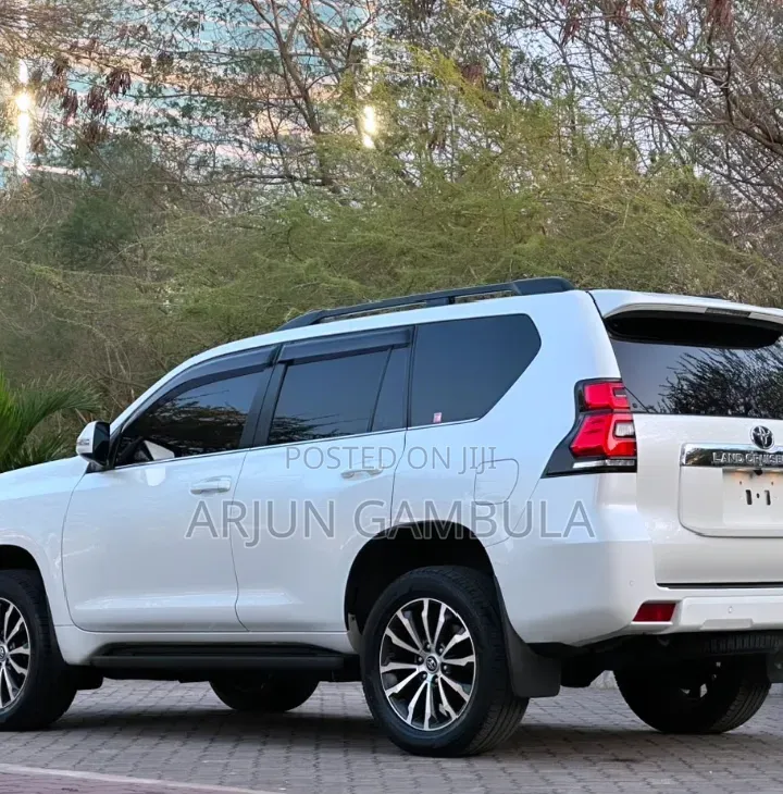 Toyota Land Cruiser 2021 White