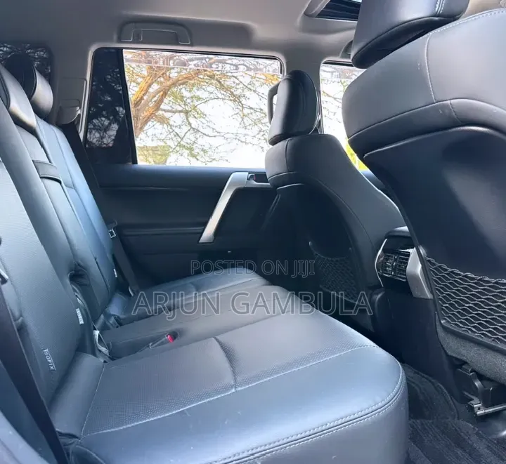 Toyota Land Cruiser 2021 White