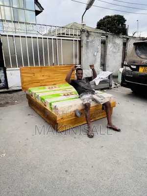  Kitanda Chenye Hifadhi Kubwa Ya Ndani Kipo Tayari!