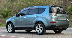 Mitsubishi Outlander 2005 Blue