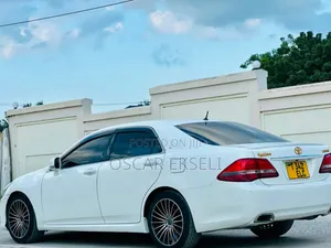 Toyota Crown 2008 White