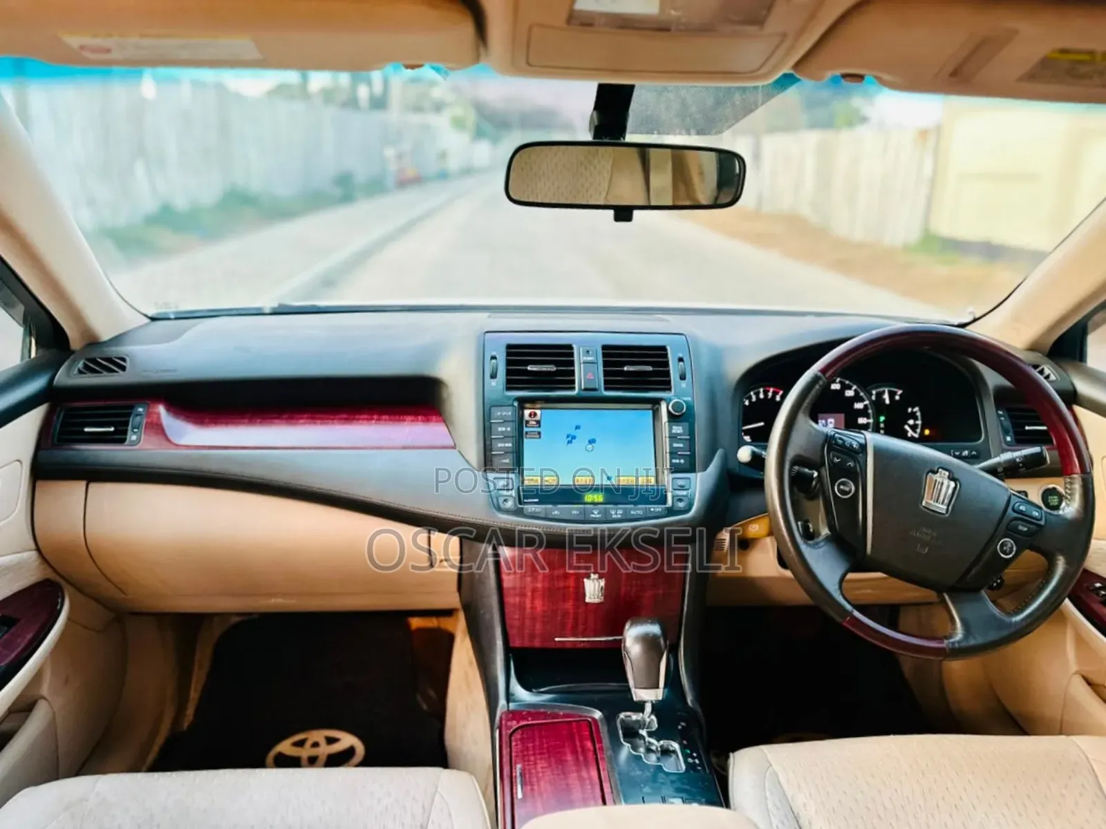 Toyota Crown 2008 White