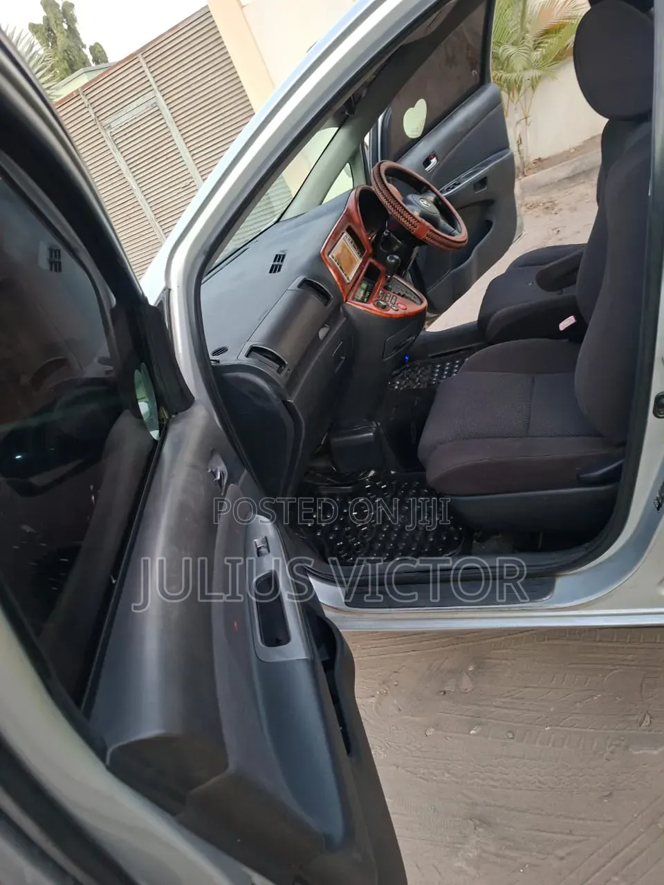Toyota Wish 2004 Silver