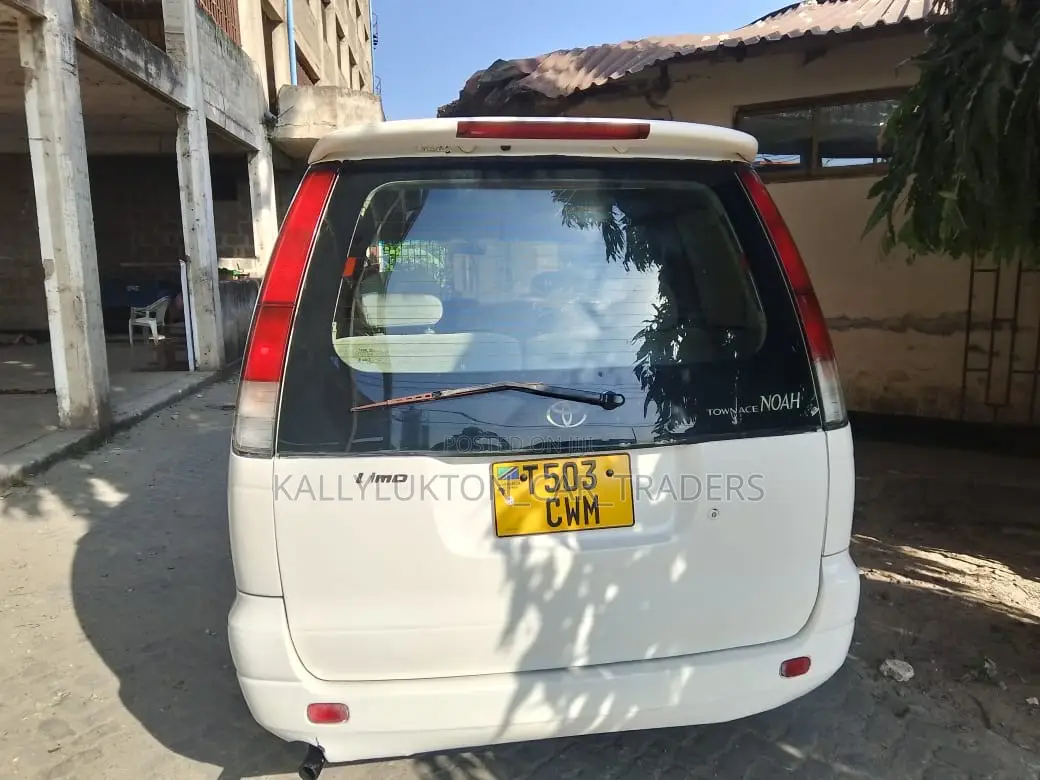 Toyota TownAce 2003 White