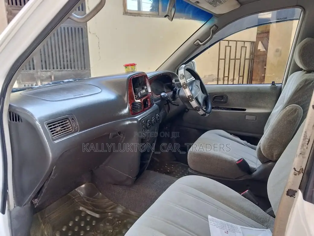 Toyota TownAce 2003 White