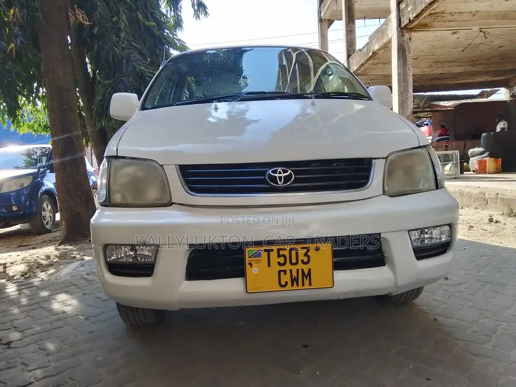 Toyota TownAce 2003 White