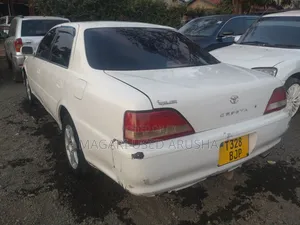 Toyota Cresta 2000 White
