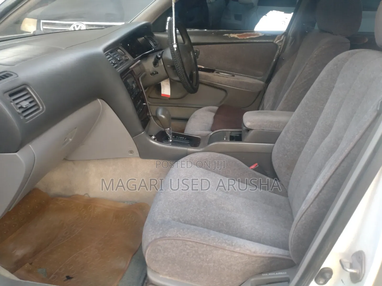 Toyota Cresta 2000 White