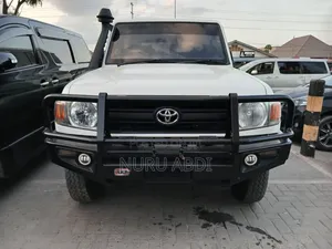 Toyota Land Cruiser 2018 White