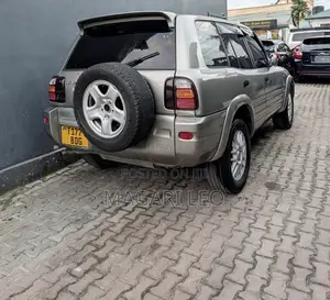 Toyota RAV4 Base FWD 1999 Silver