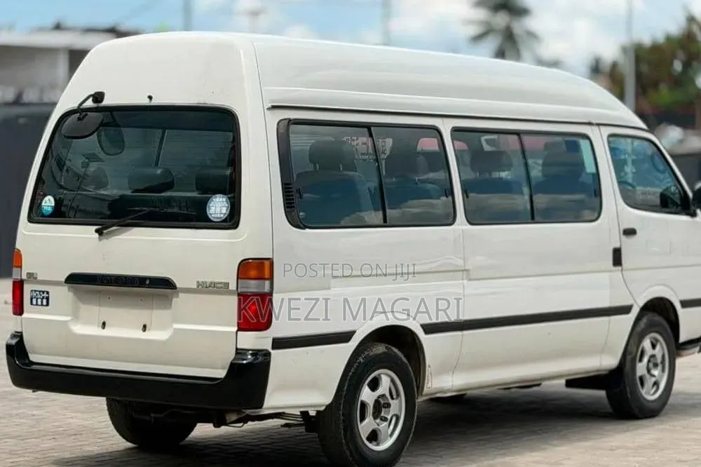 Toyota HiAce 1999 White