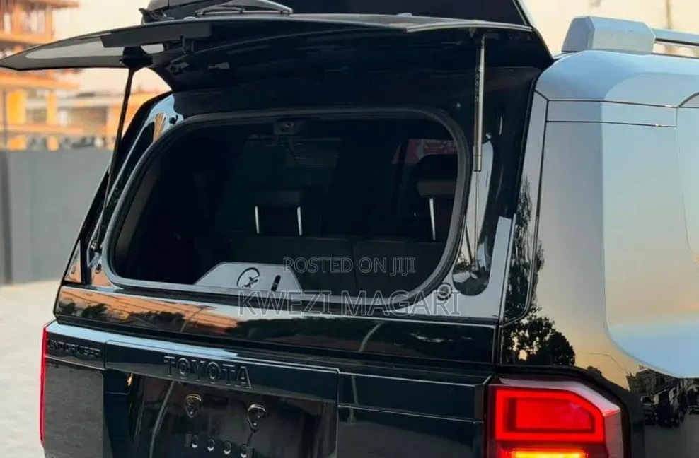 Toyota Land Cruiser Prado 2025 Black