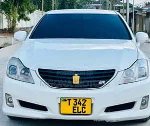 Toyota Crown 2010 White