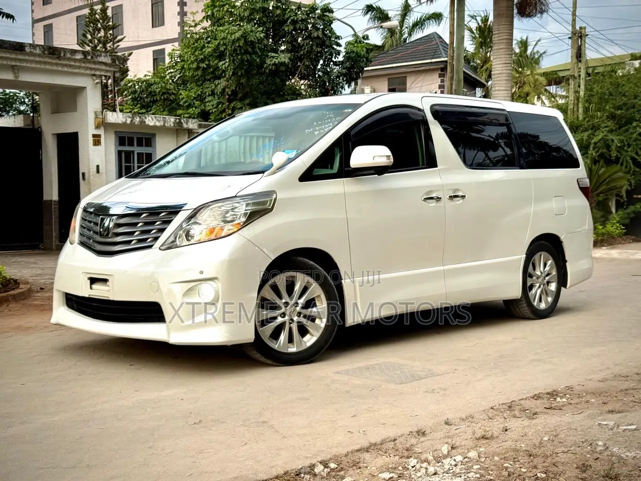 Toyota Alphard 2010 White