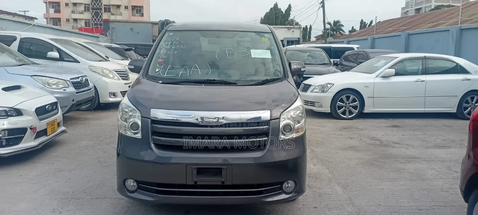 Toyota Noah 2009 Gray