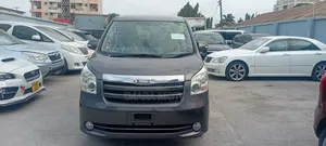 Toyota Noah 2009 Gray