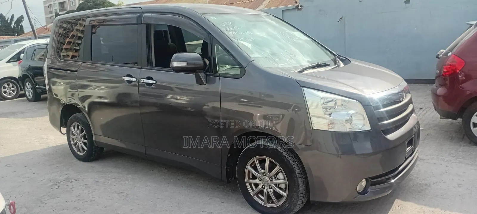 Toyota Noah 2009 Gray