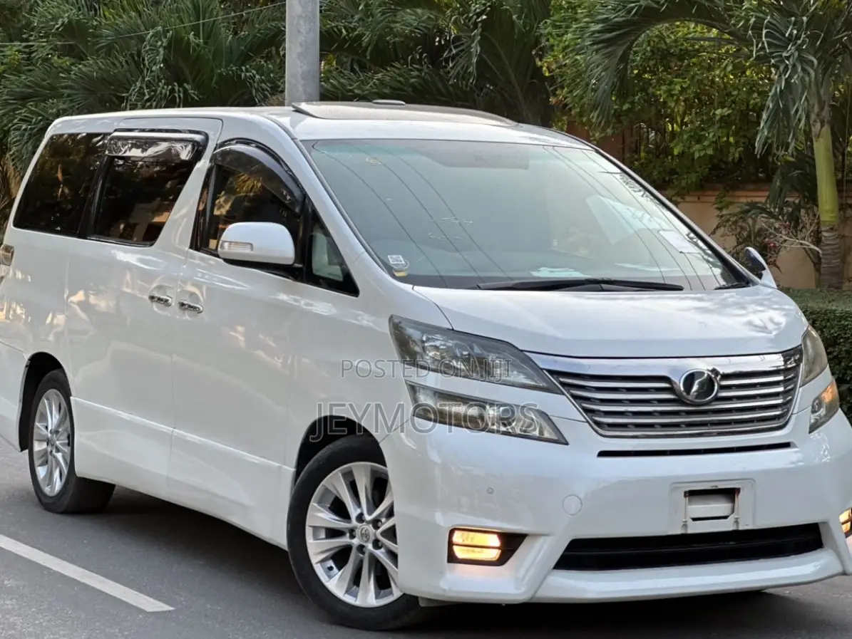 Toyota Vellfire 2011 White