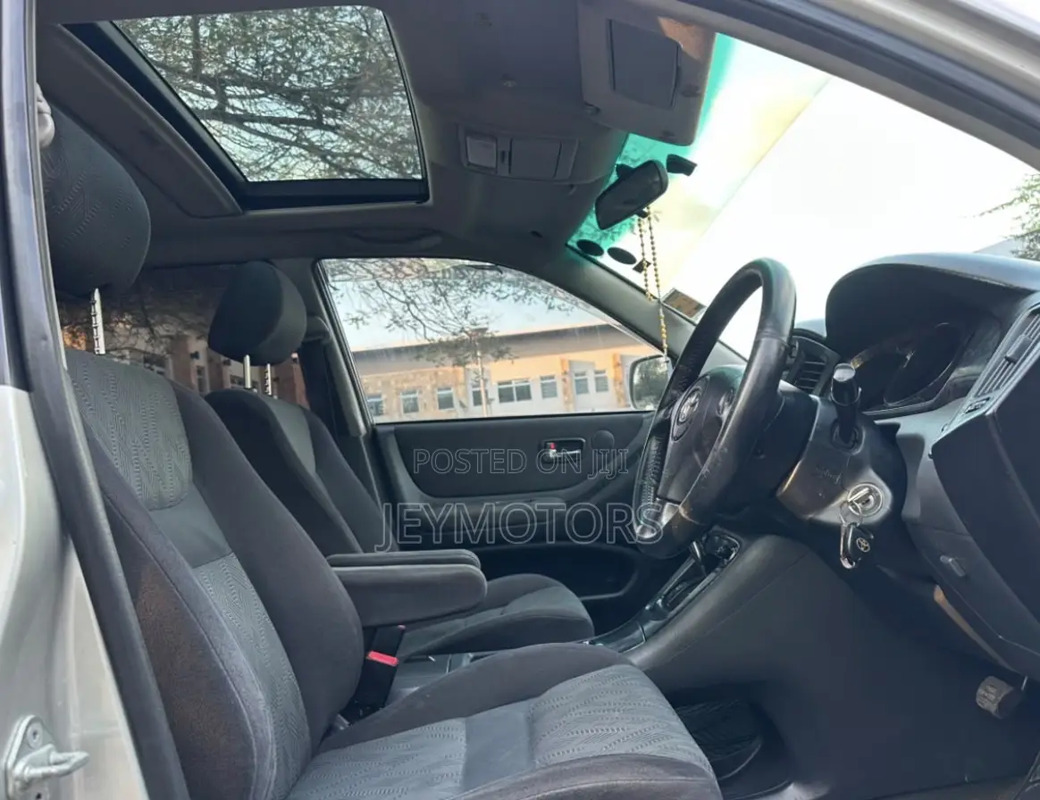 Toyota Kluger 2003 Silver