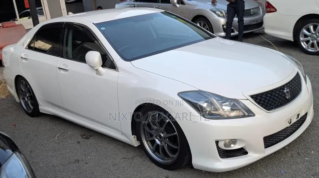 Toyota Crown 2009 Off white