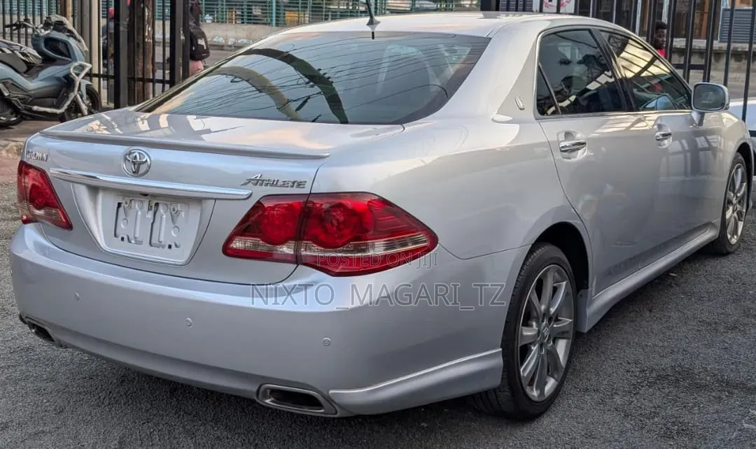 Toyota Crown 2009 Silver