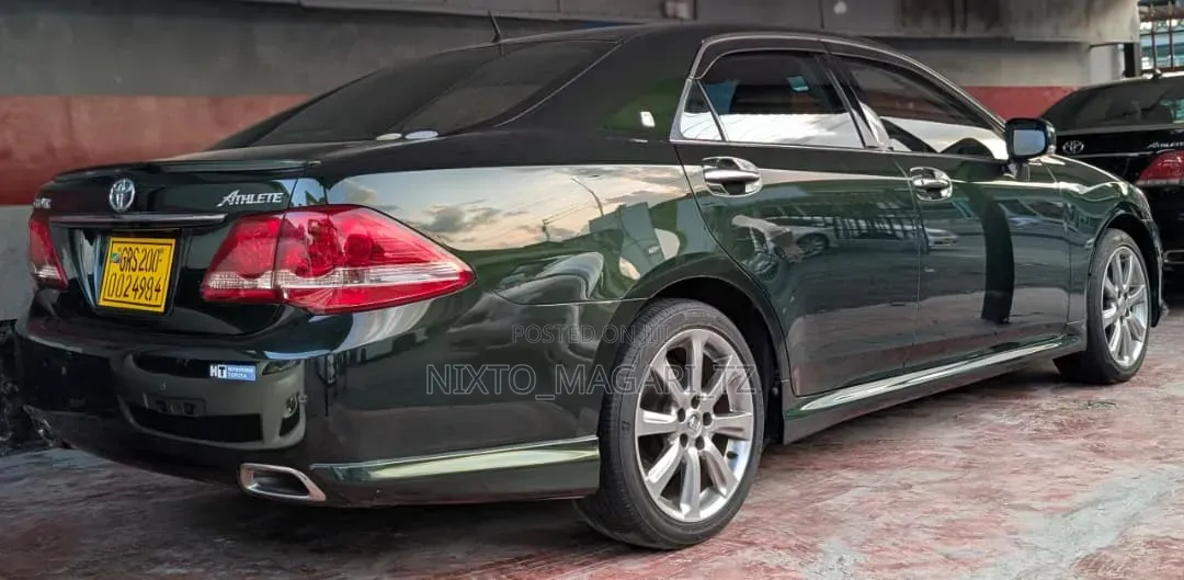 Toyota Crown 2009 Black