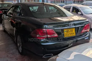 Toyota Crown 2009 Black