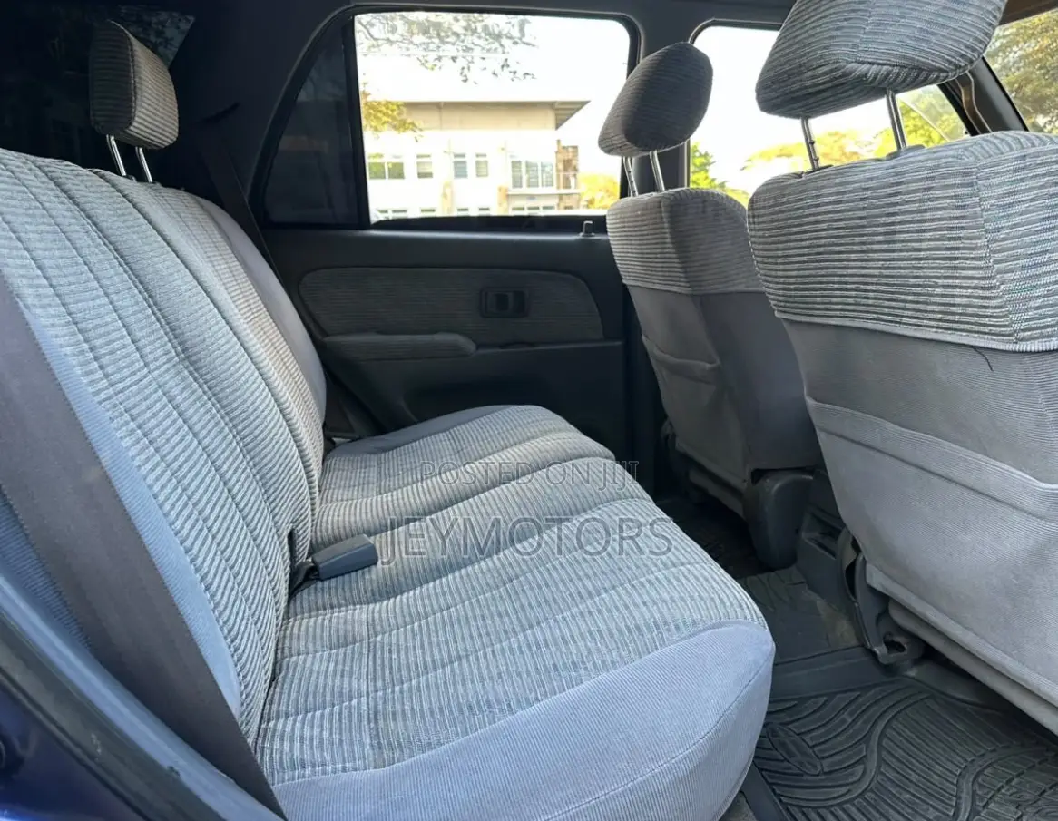 Toyota Hilux Surf 2004 Blue