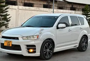 Mitsubishi Outlander 2012 White