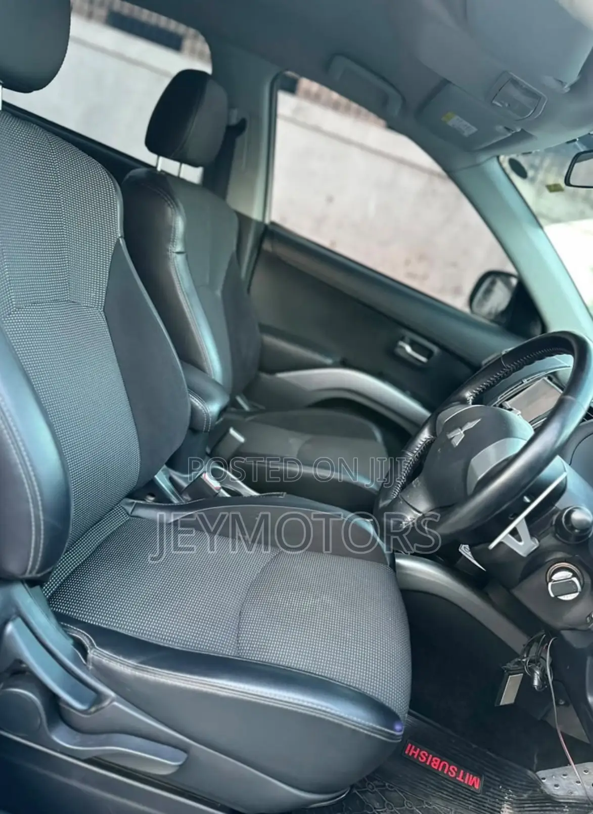 Mitsubishi Outlander 2012 White