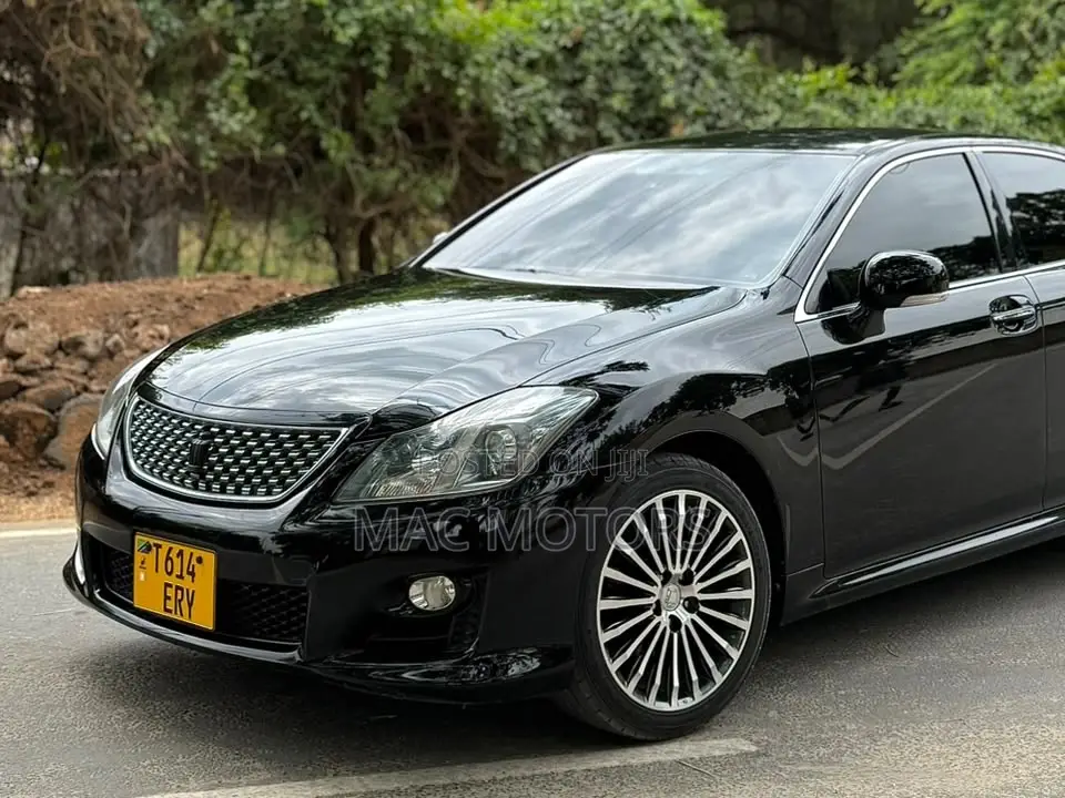 Toyota Crown 2009 Matt Black