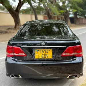 Toyota Crown 2009 Matt Black